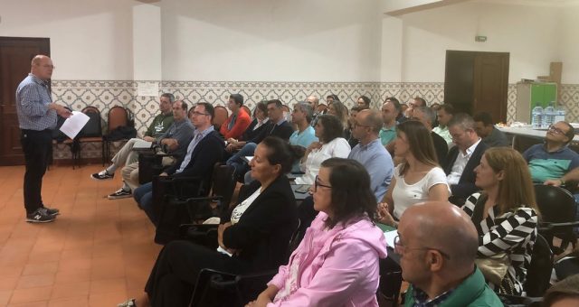 Mealhada: Novos manuais e recursos digitais reúnem cinco dezenas de professores